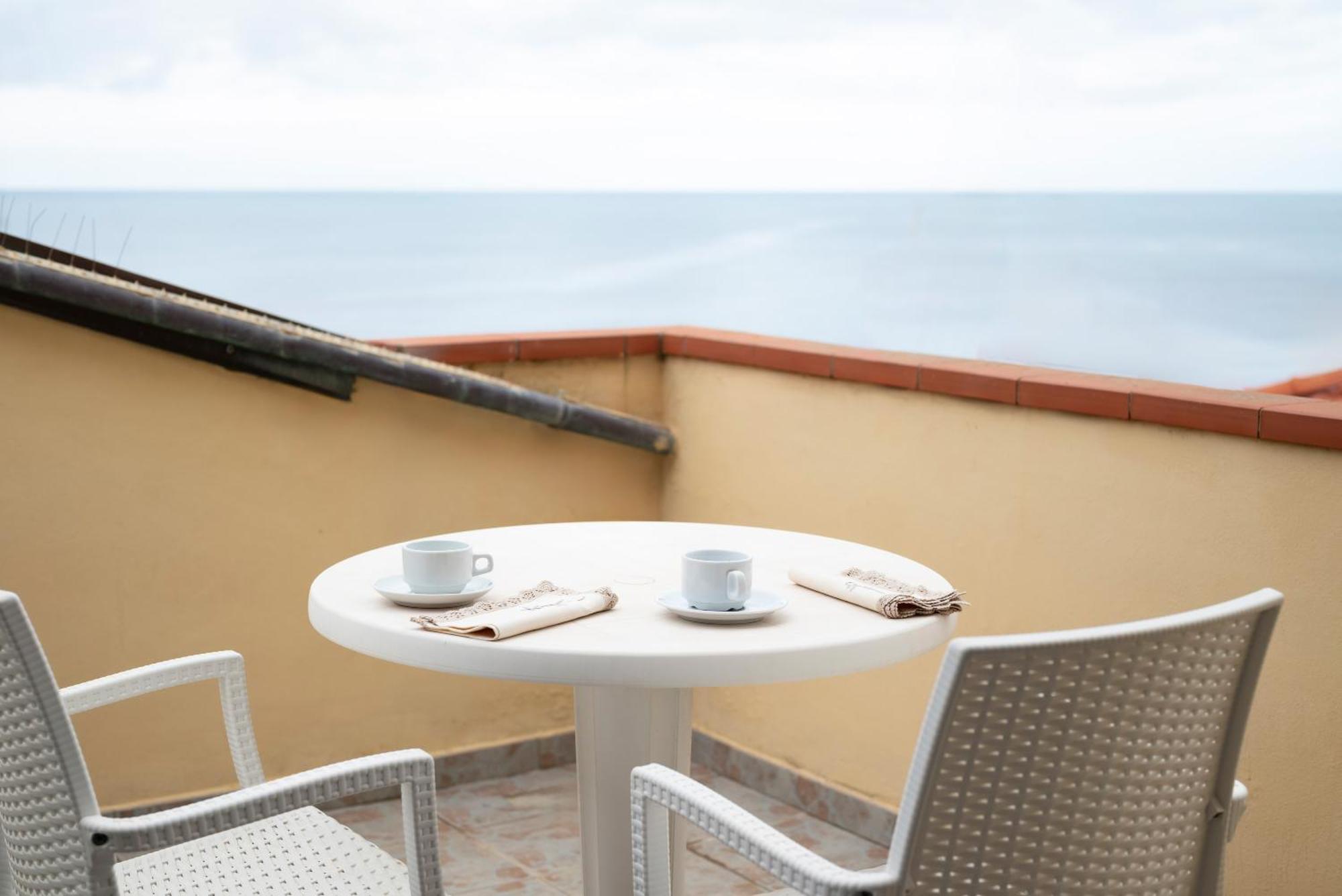 Villa Liberty San Vincenzo Kültér fotó